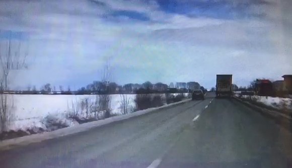 Hajmeresztő balesetet videózott le egy autós Brassó megyében (VIDEÓval)