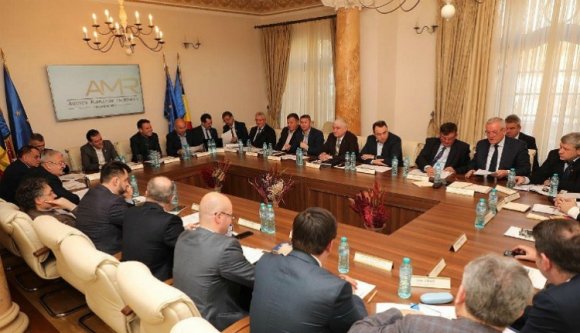 Kormány: kész az idei költségvetés. Polgármesterek: minket meg se kérdeztek!