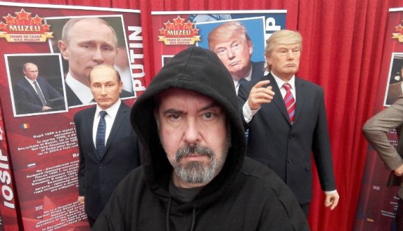 Ilyen egyszerű Trumppal és Putyinnal szelfizni! (FOTÓK)