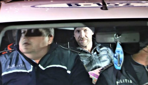 Már a fogdában éjszakázott a román klinikákat átverő olasz álsebész (VIDEÓval)