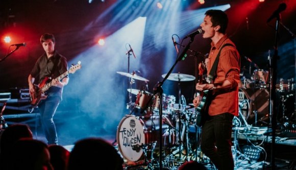 Így lehet eljutni egy gyergyói kisszobából a fesztiválszínpadokig – Teddy Queen-interjú