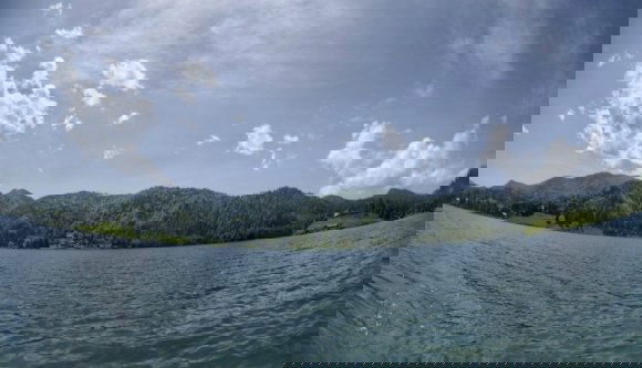 Betontömböket és egyéb furcsaságokat találtak a lecsapolt Kolibica-tóban (VIDEÓval)