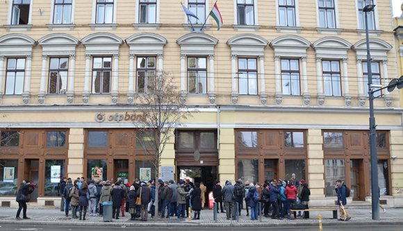 Villámgyorsan összecsődültek Kolozsváron a Magyar Tudományos Akadémia védelmében