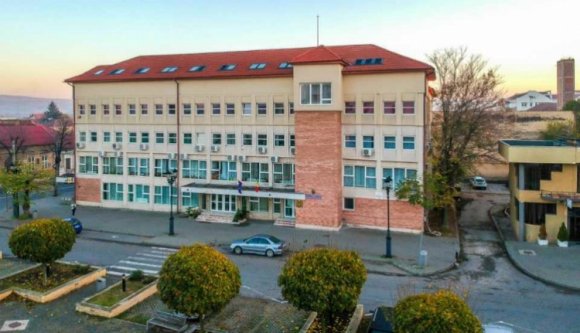 Lefeküdt 14 éves diákjával egy Fehér megyei angoltanárnő, állítják kollégái