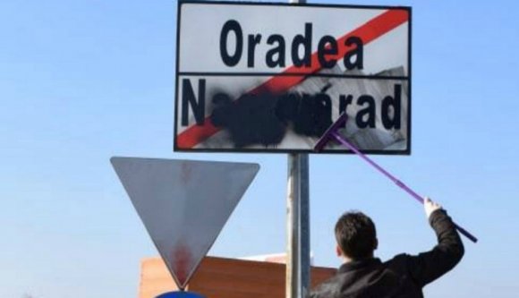 Nagyváradon továbbra sem viselik el a magyar feliratot a helységnévtáblán