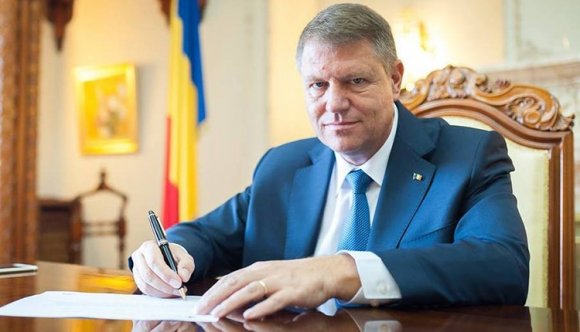 Iohannis valószínűleg nem koncentrált eléggé: hát nem kinevezte az új minisztereket?
