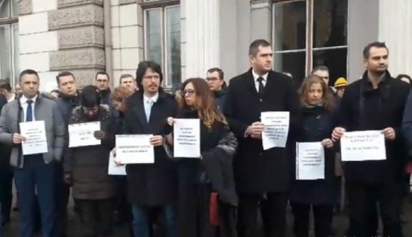 Justitia szabadságra megy: fellázadnak az ügyészek a kormány ellen