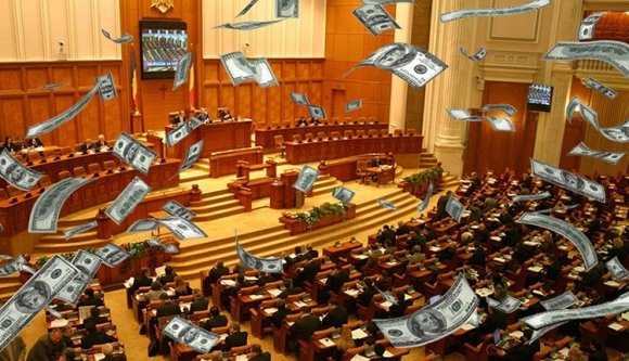 A pártoknak járó állami támogatásokon is spórol jövőre a kormány