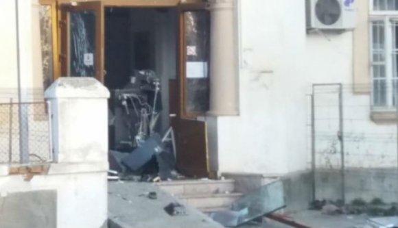 Csak szólunk: nem jó ötlet gázpalackkal bankautomatát rabolni