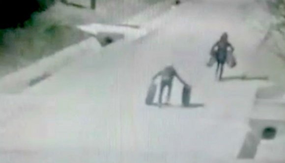 Nevesse ki ön is velünk együtt ezt a két szánalmas, pancser tolvajt (VIDEÓval)