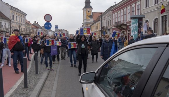 Az autópályákért szóltak ma a dudák: megbénították a forgalmat több nagyvárosban (FOTÓK)