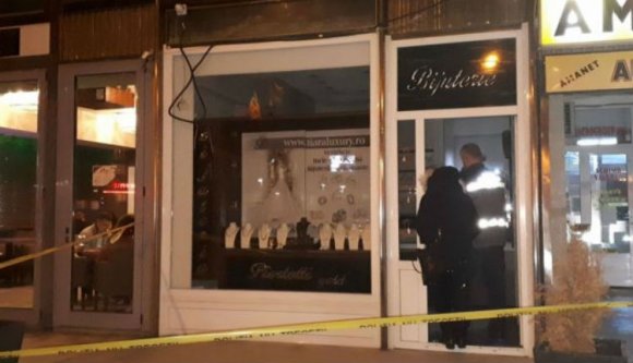 Nagyon profin, pillanatok alatt rabolták ki ezt a zilahi ékszerüzletet (VIDEÓval)