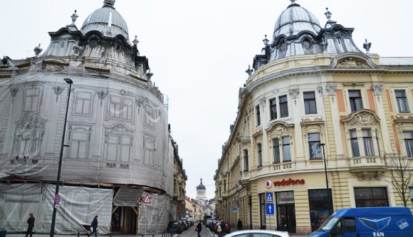 Pucolhatnak az autók egy újabb híres kolozsvári utcából