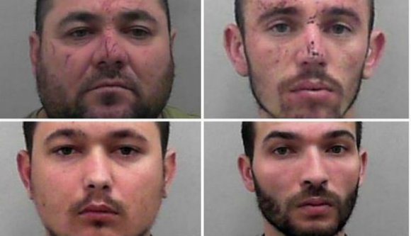 Megtették azt a szívességet az angliai román rablók, hogy rendszámmal a biztonsági kamera felé parkoltak