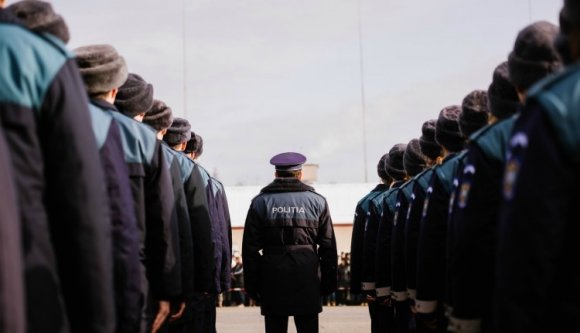 A sokadik aradi rendőrről derült ki, hogy másodállásban bűnöző
