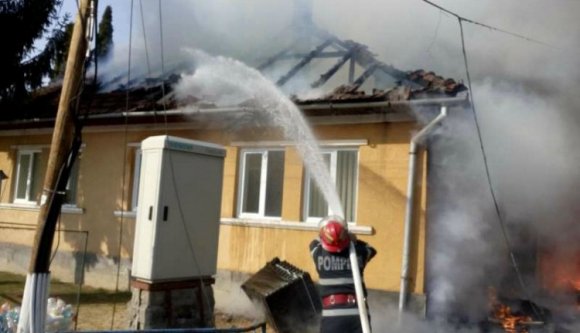 Kigyulladt a községháza épülete, a teljes archívum odaveszett a tűzben