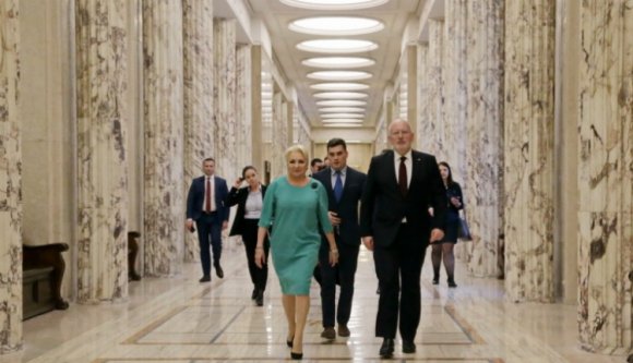 Több fronton zajlik a nyilatkozatháború Románia és az EU-vezetők között