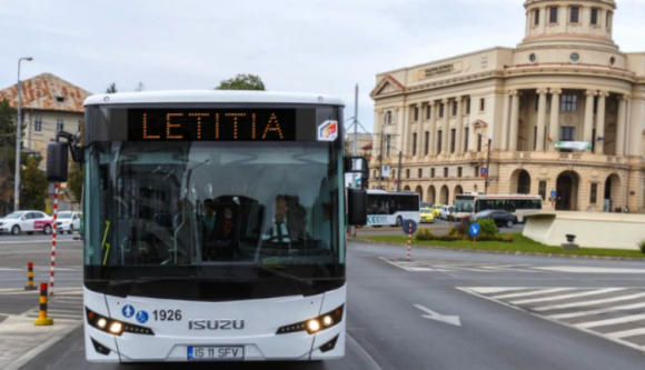 Jászvásáron is fölszálltak a szerencsétlen román EP-képviselőnő Letícia-buszára. Szó szerint