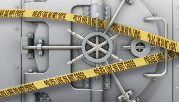 Nem boldogultak a bankrablók a széffel, úgyhogy a biztonsági kamerát vitték el