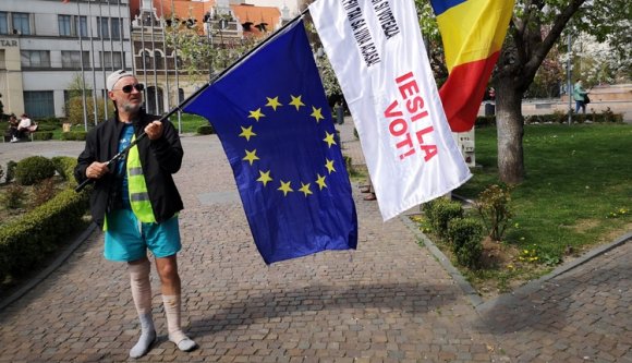 500 km-t gyalogolt Kolozsvárra egy nyugdíjas, hogy mi menjünk el szavazni