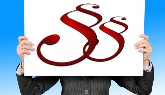 Nincs egy valamire való ügyész az országban?