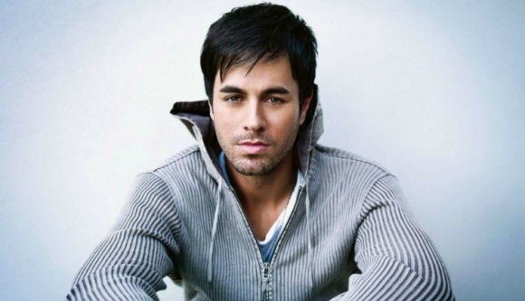 Hölgyek, helyzet van: Kolozsváron koncertezik Enrique Iglesias