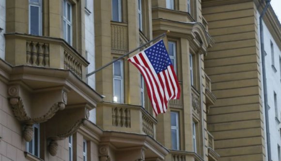 Megint odaszúrt egy kicsit a kormánynak az amerikai nagykövetség