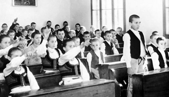 Értelmiséget nyert, iskolákat vesztett Trianonnal Magyarország