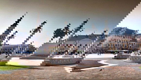 Költözik végre Vitéz Mihály, de sajnos nem Szent László kerül a helyére Váradon