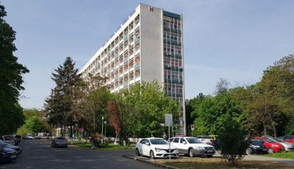 Ész megáll: nyílt nappal ünnepli alapításának évfordulóját egy kórház