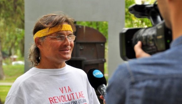 Befutott a forradalmi maratonozó