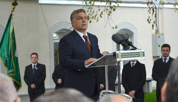 Orbán Viktor jött, látott, avatott