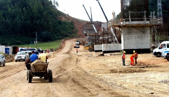 Rus: pereskedések késleltetik a romániai útépítéseket