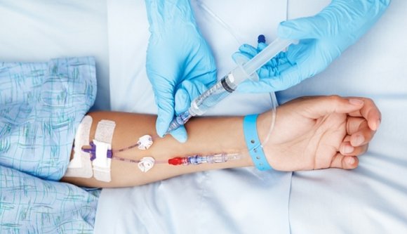 Fizetésemelést kapnak az egészségügyisek