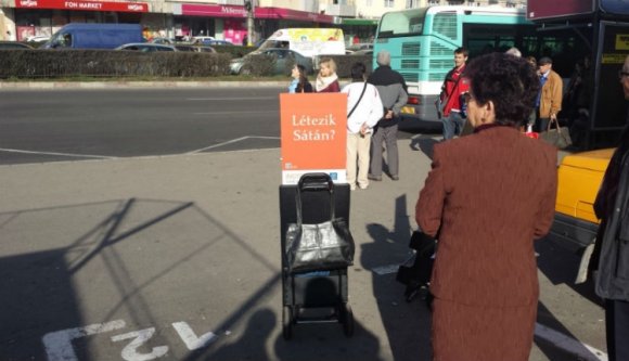 Létezik Sátán?