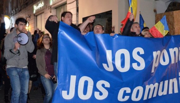 Kormányváltó tüntetéseket hirdettek meg