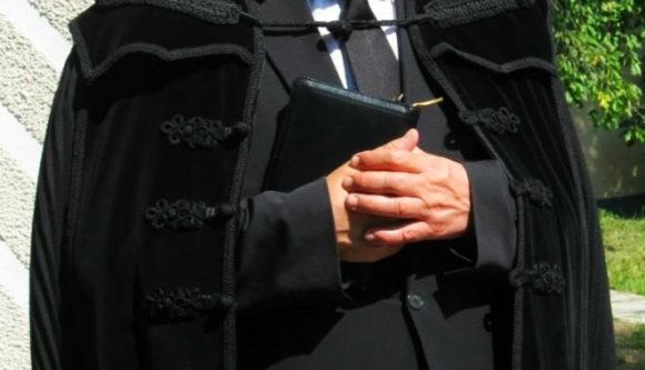 Neves értelmiségiek: Tőkés kell és összefogás