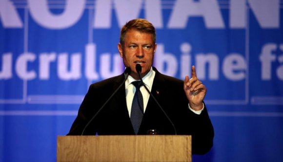 Beiktatása után tárgyalják Johannis összeférhetetlenségi ügyét