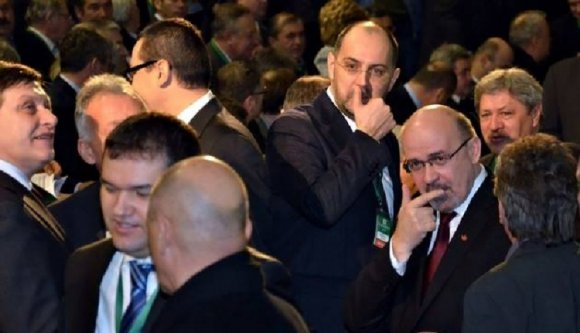 RMDSZ: nincs egységes vélemény a kormányon maradásról