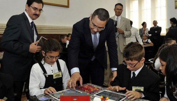 Facebookon növeli a fizetéseket Ponta