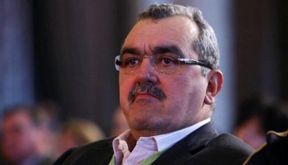 Felhagy a politizálással a PSD egyik vén rókája