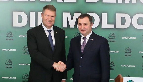 Na és hova látogat először hivatalosan Johannis?