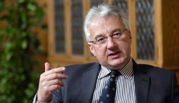 Célszám lett az állampolgárság