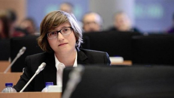 Kalózpárti képviselő írja újra az európai szerzői jogot