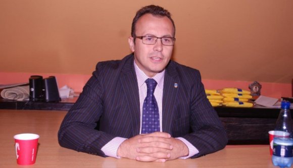 Román politikus a szentgyörgyi román „zászlózilla” ellen