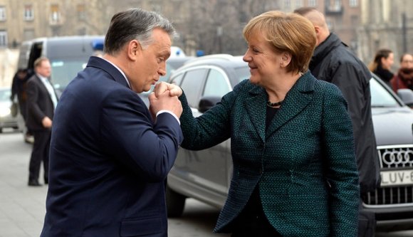 Merkel Budapesten: fontos a társadalmi párbeszéd