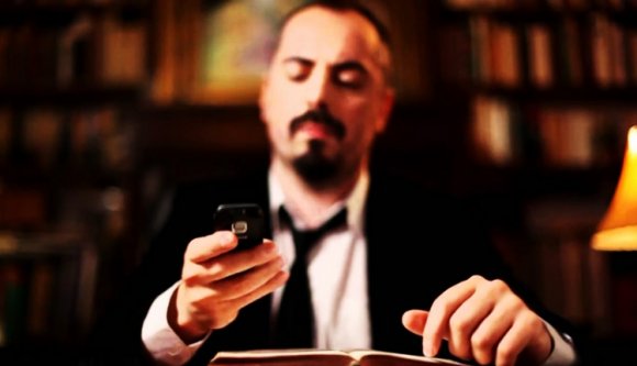 Dr. Mogács, a betegesen őszinte politikus