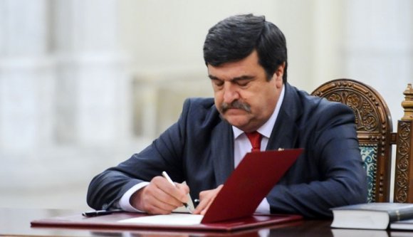 Korrupció tizedeli az alkotmánybíróságot