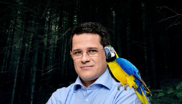 Károg a SRI... papagája?