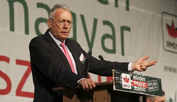 A szakbizottság kiadná a DNA-nak Borbélyt